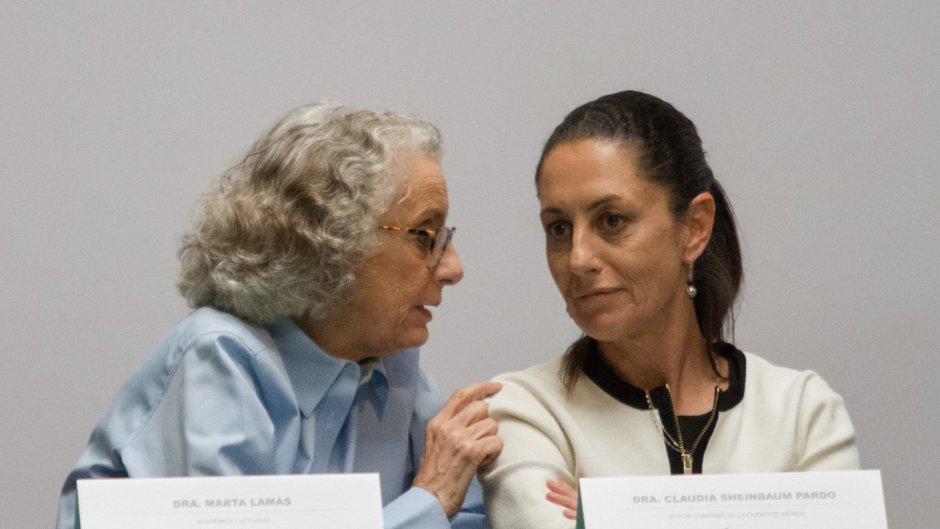 Sheinbaum se reúne con grupos feministas que exigen seguridad